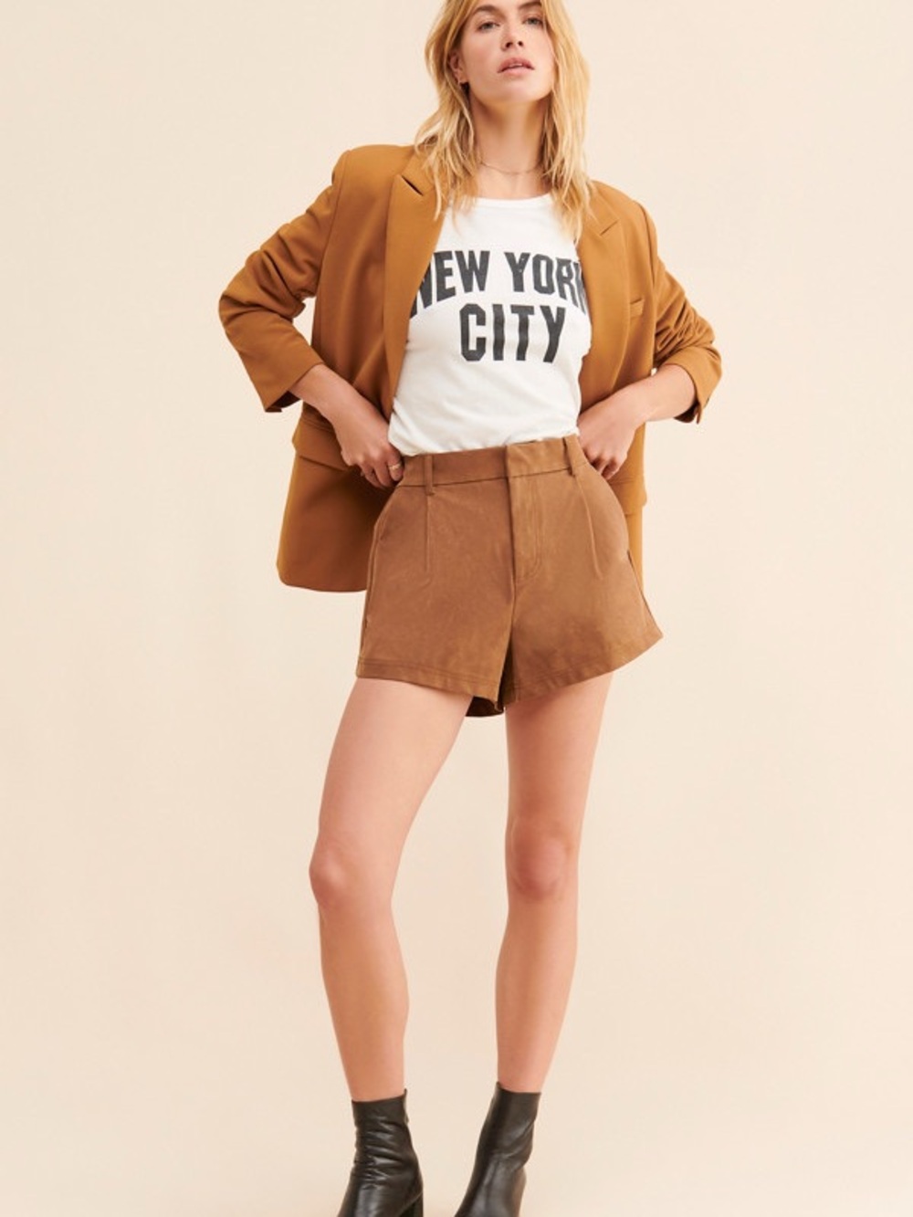FREE PEOPLE • NWT Roma Vegan Suede Short Brown Small high rise